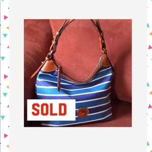 ✅🌹Dooney & Bourke Hobo Handbag.